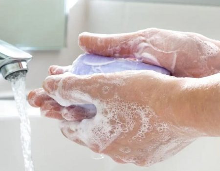 Как правильно и зачем мыть руки мылом